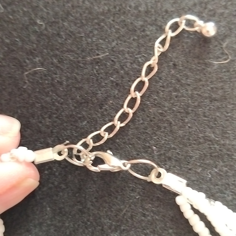 Vtg. Artisan 4 strand  white Plastic beads And lucite Signed Necklace - Picture 4 of 7